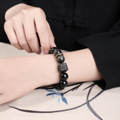 Chinese Men And Woman