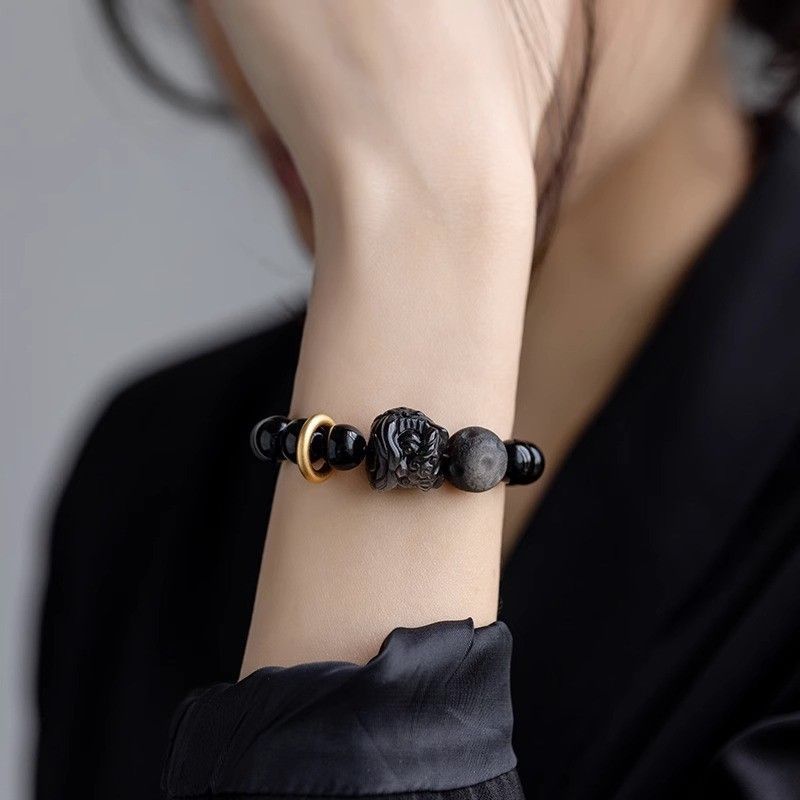 Chinese Men And Woman