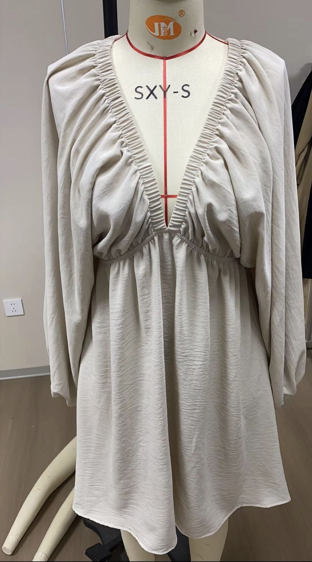 V-neck Long-sleeve Dress Self-designed Puff Sleeve Swing Skirt